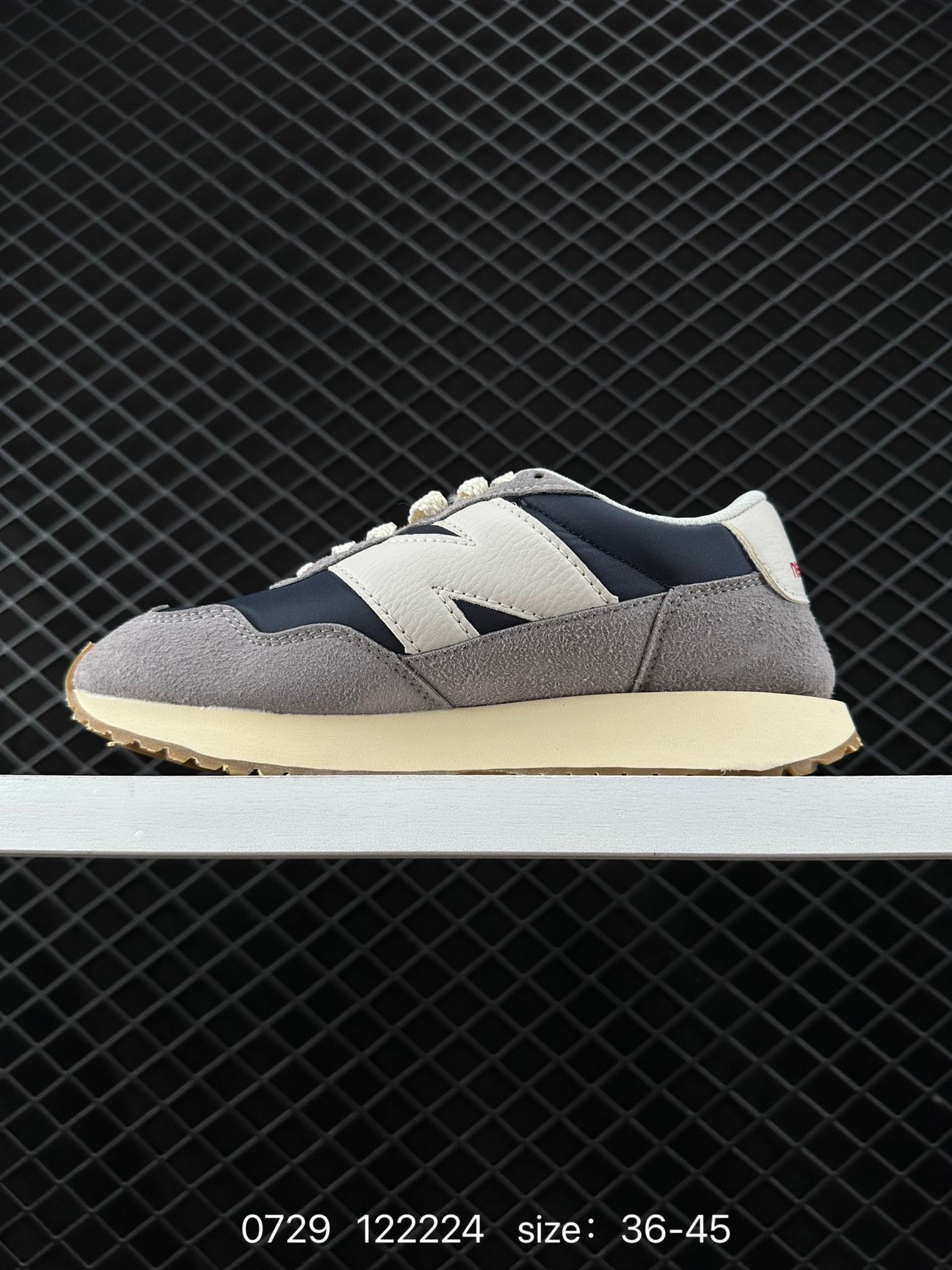 New Balance MS327